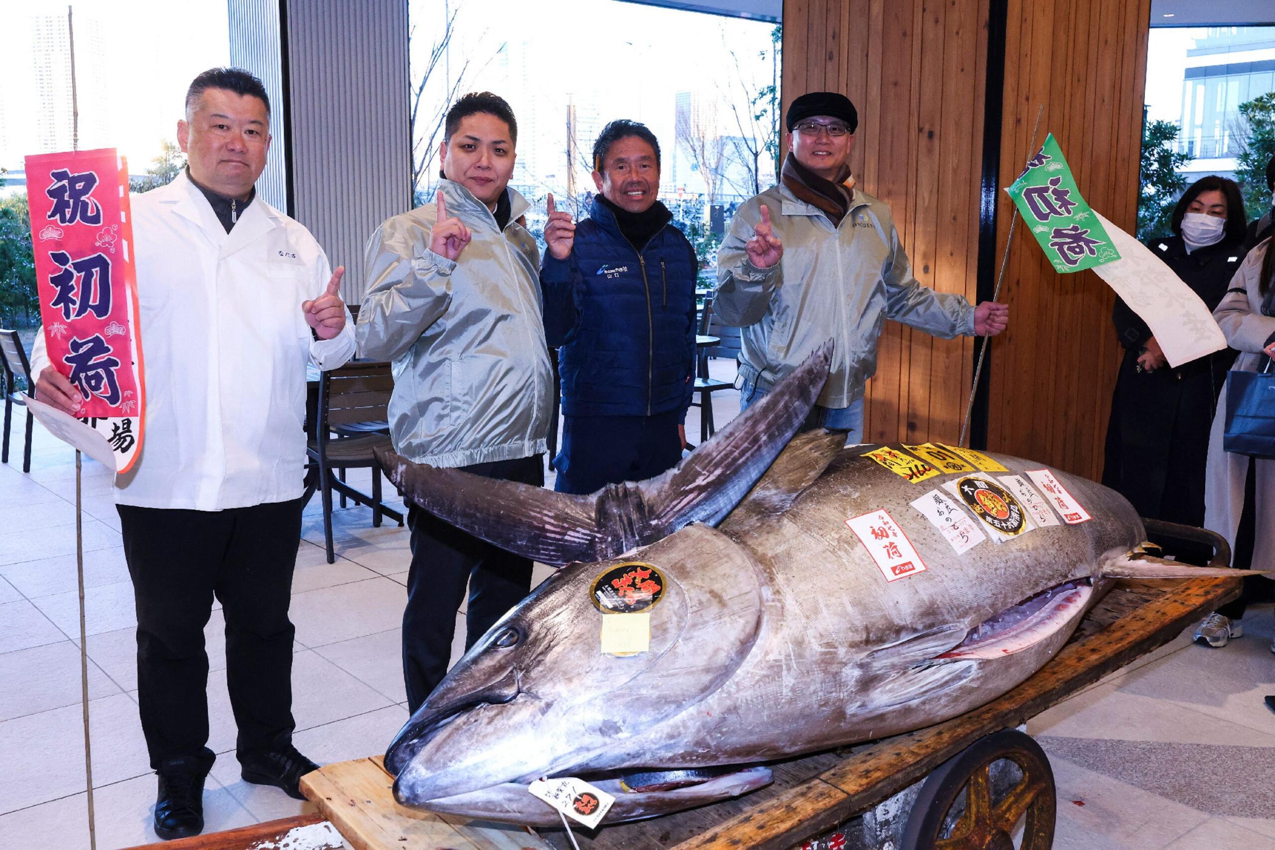 JAPAN-FISHING-RESTAURANT-TUNA